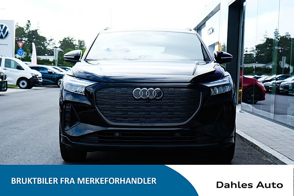Audi Q4 e-tron 3 of 5