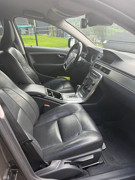 Volvo XC70 11 of 20