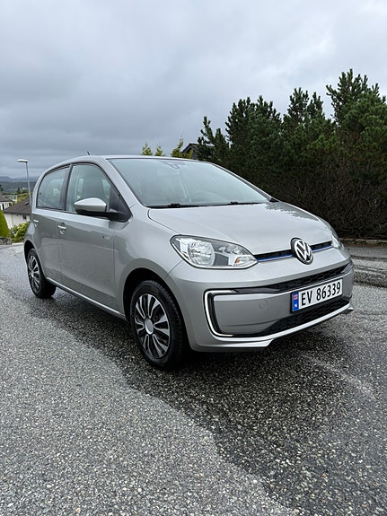 Volkswagen e-Up! 3 of 5