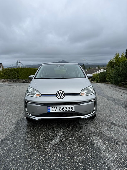 Volkswagen e-Up! 2 of 5