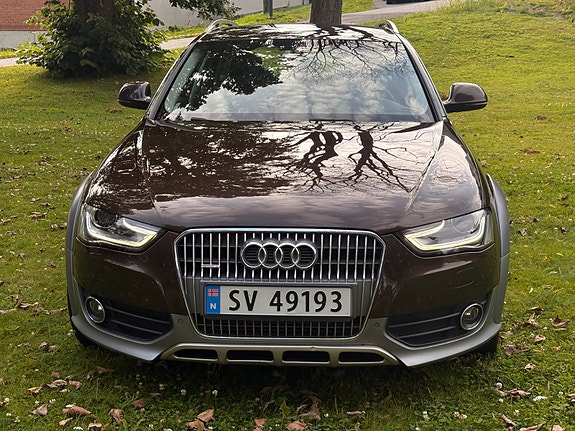 Audi A4 allroad 2 of 5