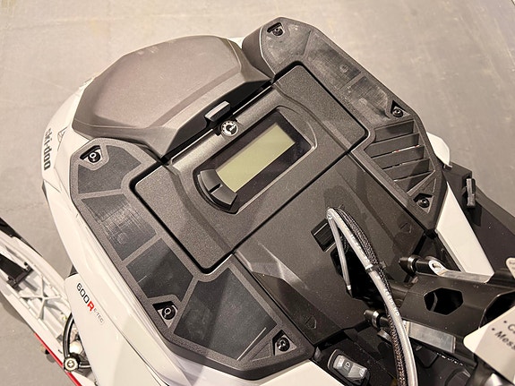 Ski-doo Summit Adrenaline 146 600R E-TEC *VALUE SEEKER KAMPANJE* 9 of 22