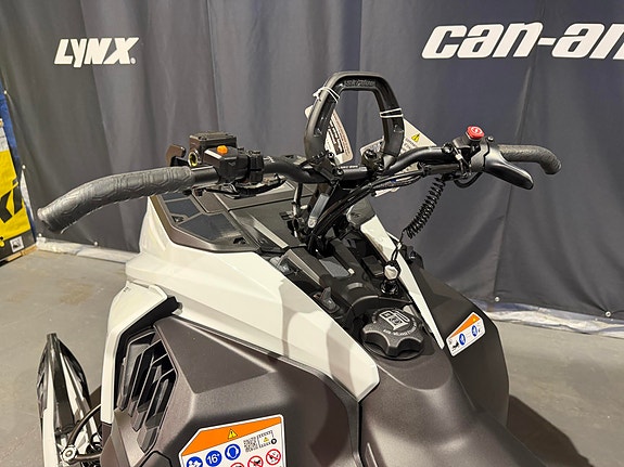Ski-doo Summit Adrenaline 146 850 E-TEC *tMotionX/LED-lys/KYB++* 12 of 19