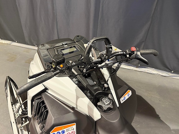 Ski-doo Summit Adrenaline 146 850 E-TEC *tMotionX/LED-lys/KYB++* 13 of 19