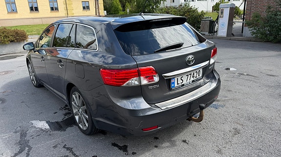 Toyota Avensis 5 of 5