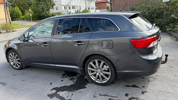 Toyota Avensis 4 of 5