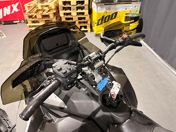 Ski-doo Renegade X-RS 900 ACE TURBO R *SMART SHOX/LED LYS/10,25" HUB* 9 of 23