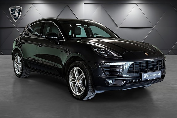 Porsche Macan 3 of 25