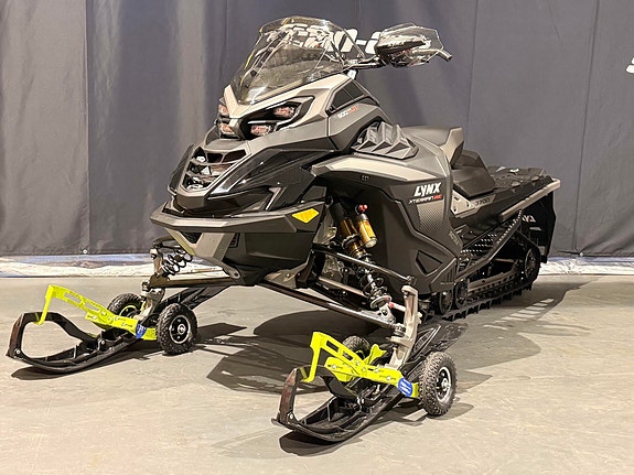 Lynx XTerrain RE 900 ACE Turbo R *10,25"HUB/KYB PRO 46/STUDDED* 2 of 15