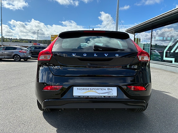 Volvo V40 5 of 28