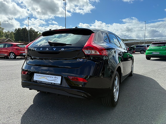 Volvo V40 6 of 28