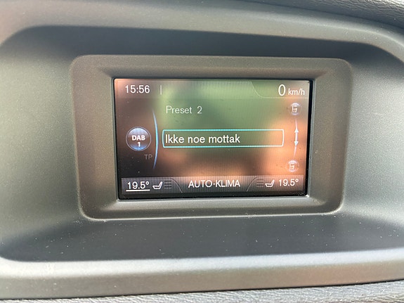 Volvo V40 15 of 28