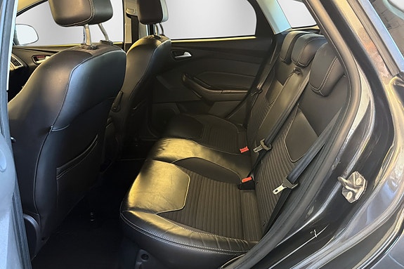 Ford Focus 11 of 19