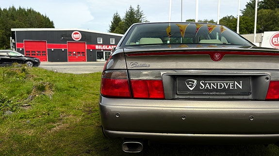 Cadillac Seville STS 14 of 30