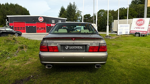 Cadillac Seville STS 13 of 30