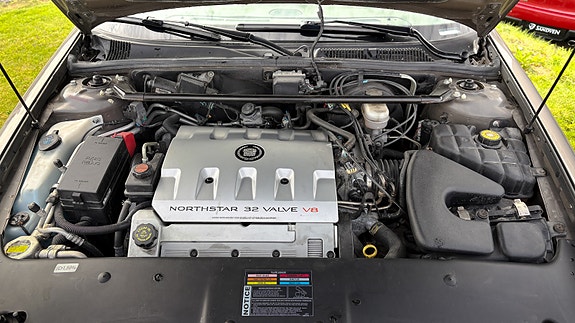 Cadillac Seville STS 5 of 5