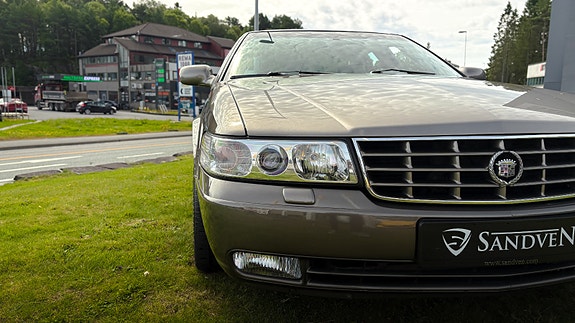 Cadillac Seville STS 4 of 5