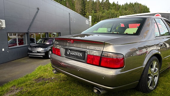 Cadillac Seville STS 12 of 30