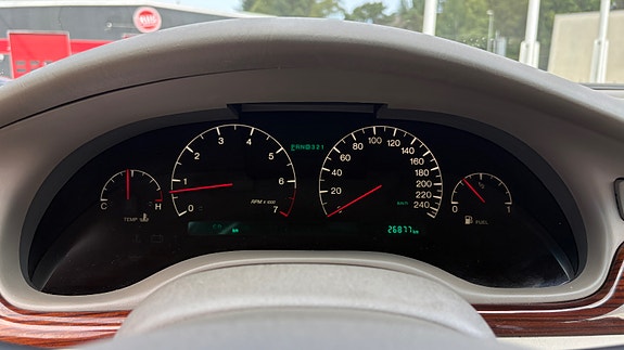 Cadillac Seville STS 22 of 30