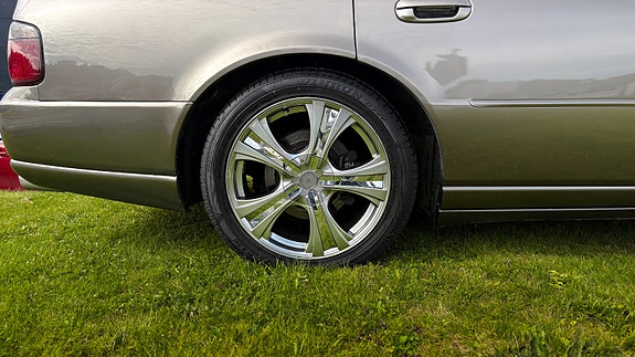 Cadillac Seville STS 10 of 30