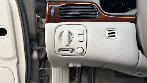 Cadillac Seville STS 25 of 30