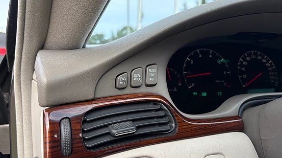 Cadillac Seville STS 24 of 30
