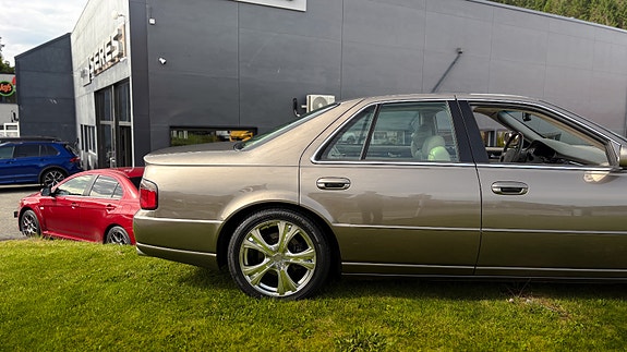 Cadillac Seville STS 7 of 30