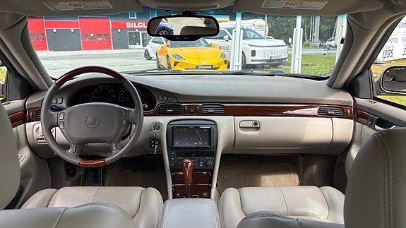 Cadillac Seville STS 17 of 30