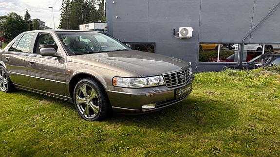 Cadillac Seville STS 2 of 5