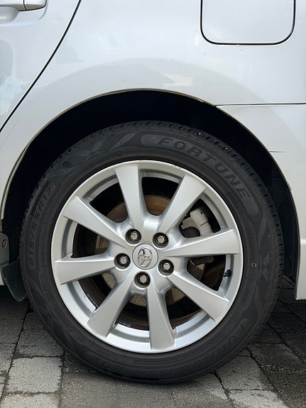 Toyota Avensis 8 of 27