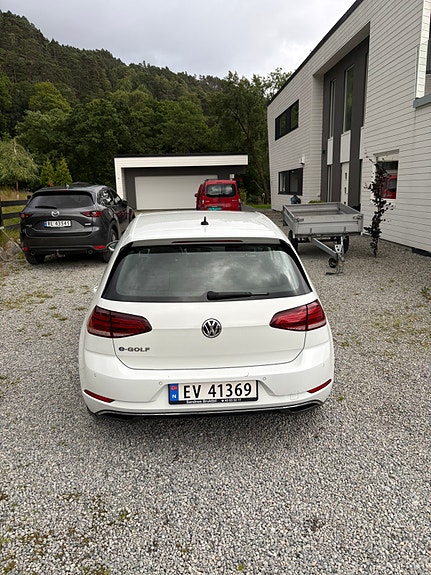 Volkswagen e-Golf VII 4 of 5