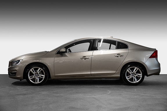 Volvo S60 3 of 5