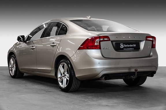 Volvo S60 4 of 5