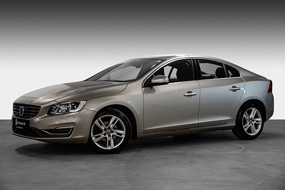 Volvo S60 2 of 5