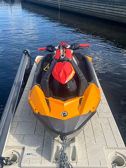 Seadoo Spark trixx 2up + Dock og Henger 3 of 16