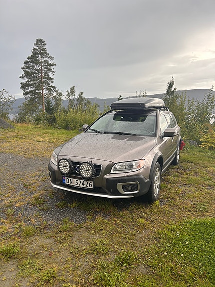 Volvo XC70 2 of 5