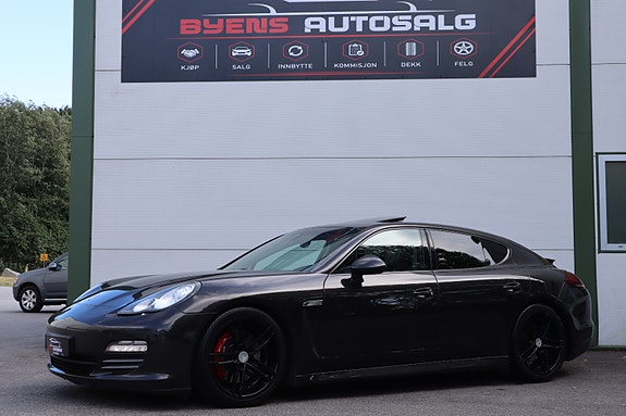 Porsche Panamera 4 2 of 30