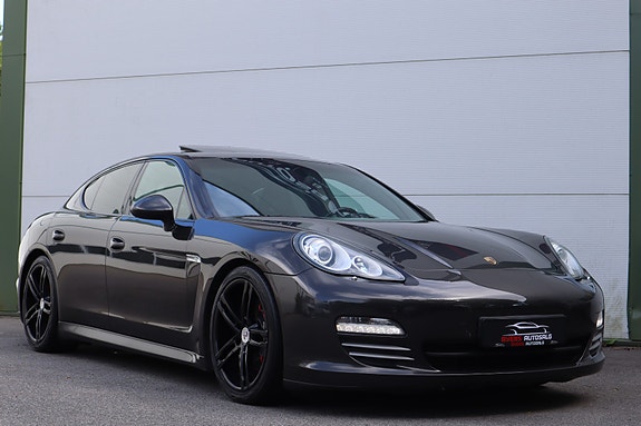 Porsche Panamera 4 9 of 30