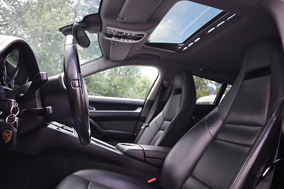 Porsche Panamera 4 23 of 30