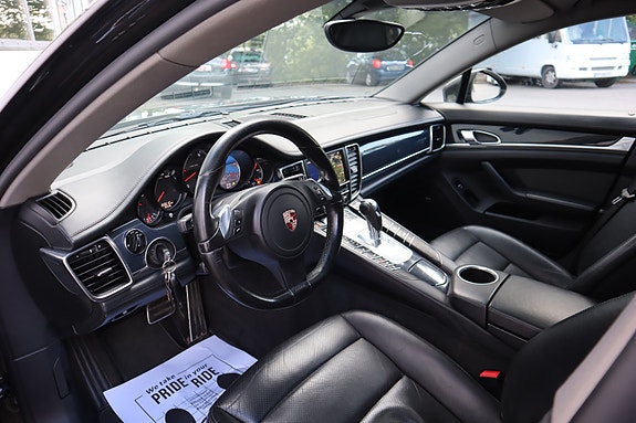 Porsche Panamera 4 21 of 30