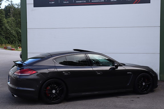 Porsche Panamera 4 15 of 30