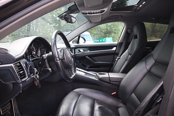 Porsche Panamera 4 22 of 30