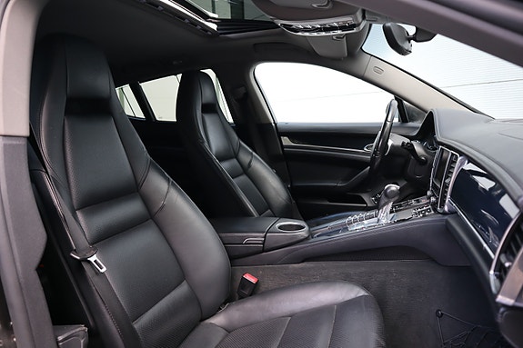 Porsche Panamera 4 30 of 30