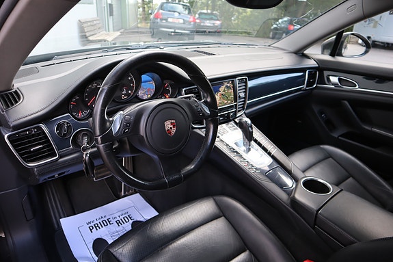 Porsche Panamera 4 24 of 30
