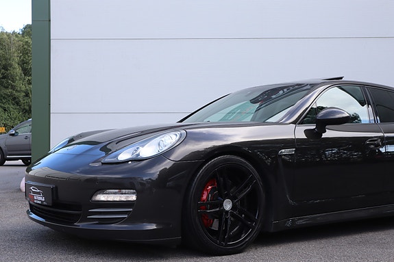 Porsche Panamera 4 3 of 30