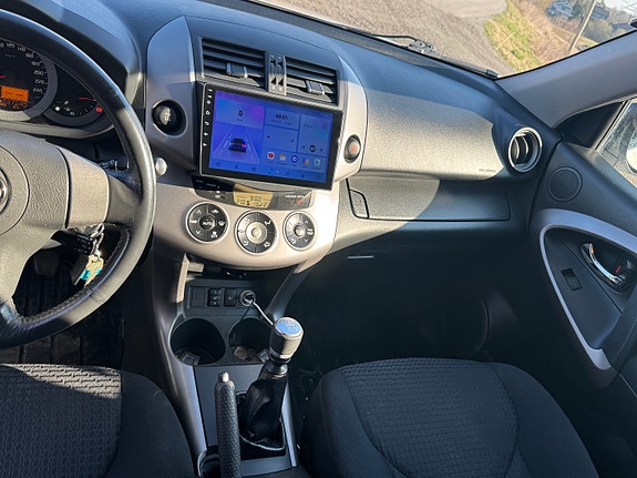 Toyota RAV4 10 of 11