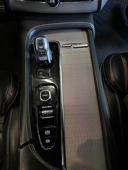Volvo XC90 30 of 30