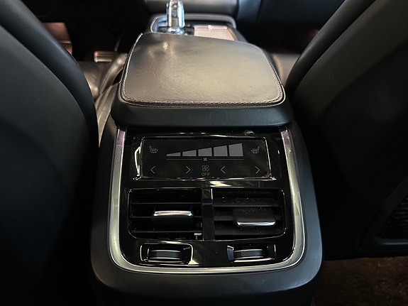 Volvo XC90 27 of 30