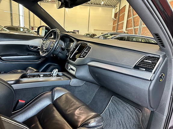 Volvo XC90 19 of 30