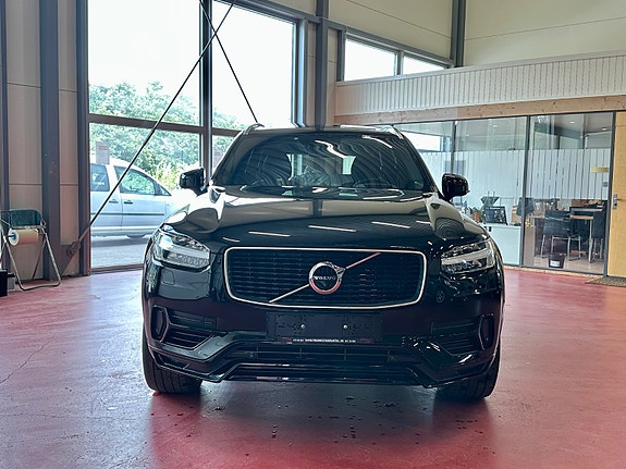 Volvo XC90 2 of 5